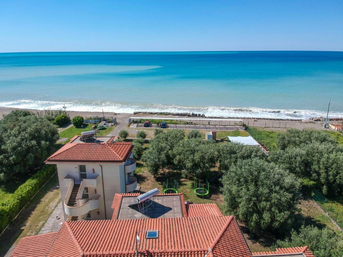 Residence فيلاماري المظهر الخارجي الصورة
